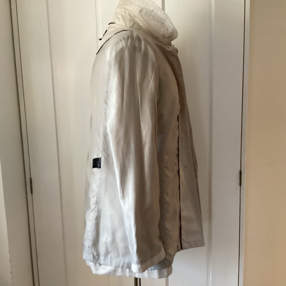 Jones New York princess cut back/cuff belt lined concealed button rain trench M - Picture 8 of 12